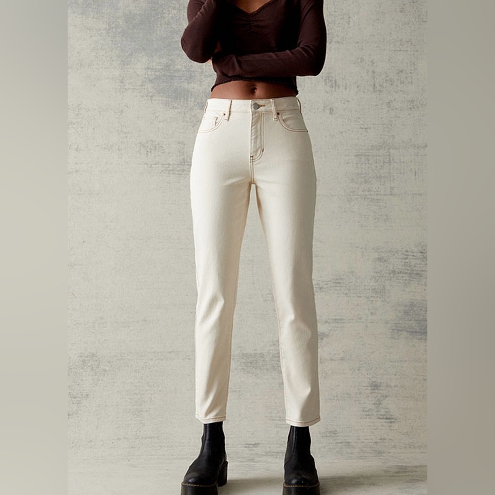 PacSun Cream stretch Mom Jean. Size 25. NWOT.